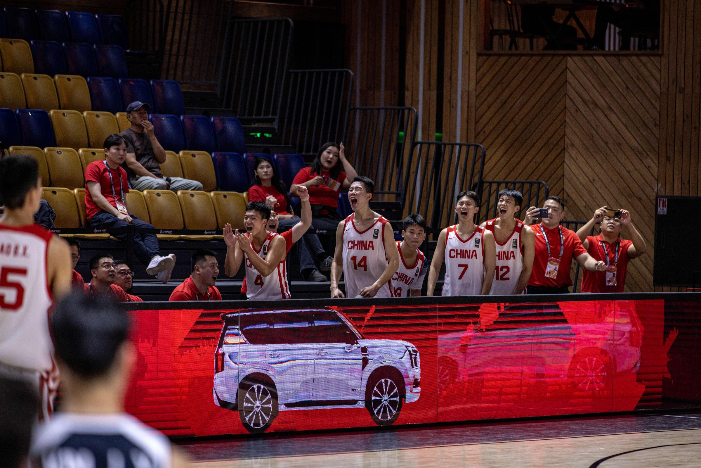 向成年队学习，中国男篮U16同样在亚洲杯三连胜小组头名出线